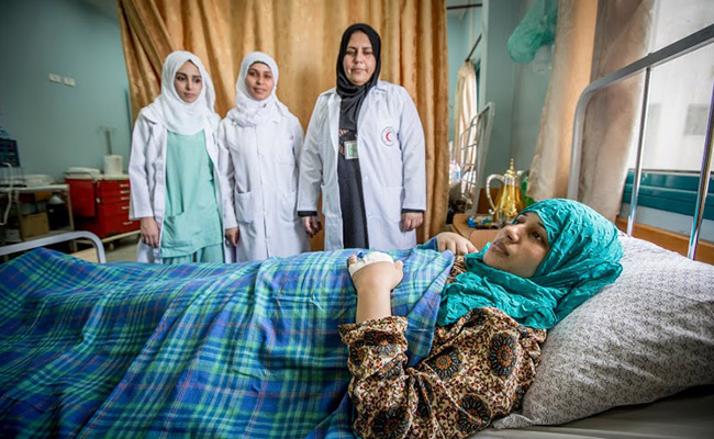 28-year-old Hana from her bed in Al-Shifa hospital in the Gaza