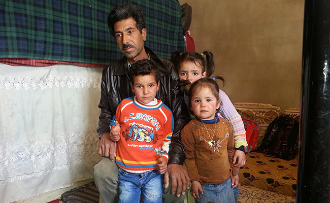 Syrian refugees Abdulaziz & his young family