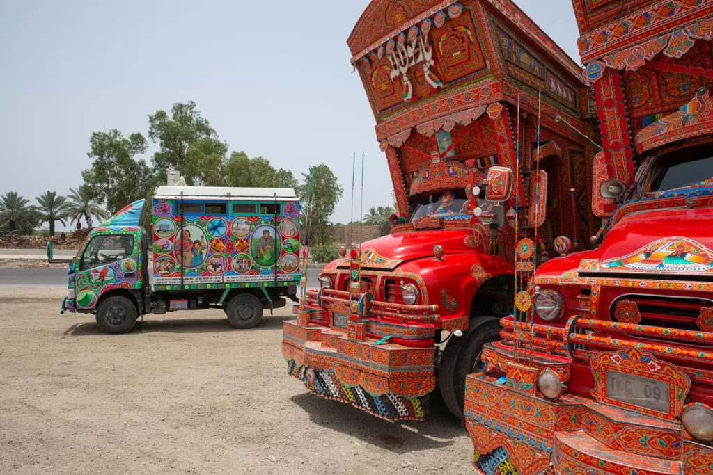 pakistani truck side view